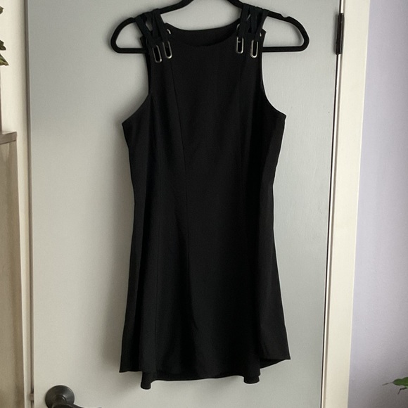 Elegant Black Sleeveless Dress; size S - Picture 3 of 7